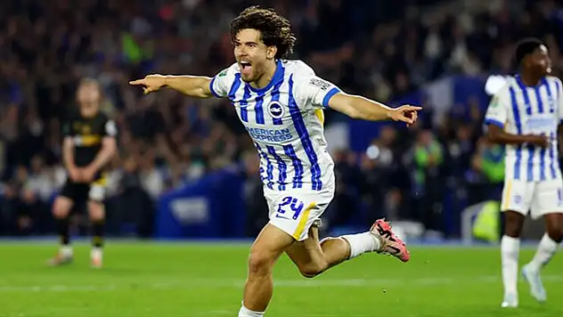 Ferdi Kadıoğlu ilk 11'de başlıyor! Brighton - Leeds United maçı hangi kanalda, nerede izlenir?