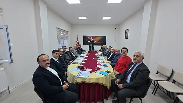 Ferhat Akkuş, Birim Müdürleriyle Değerlendirme Toplantısı Yaptı