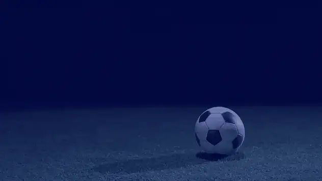 Feyenoord ile Fenerbahçe arasında gerçekleşecek kritik maçın detayları netleşti! UEFA Şampiyonlar Ligi 3. Ön Eleme Turu mücadelesi hangi tarihte, saat kaçta ve hangi kanaldan izlenebilecek?