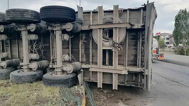 Freni Boşalan Tır, Korku Dolu Anlar Yaşattı