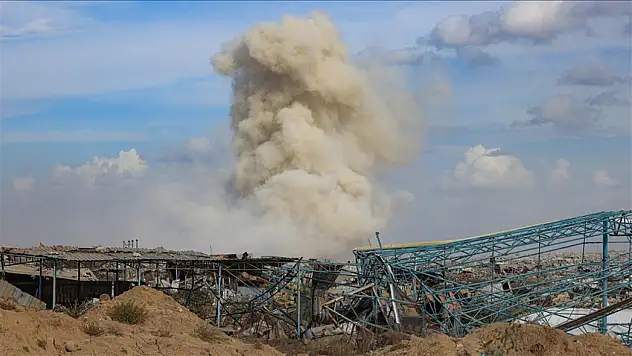 Gazze'ye İsrail saldırıları devam ediyor, ölü sayısı 70 bine yaklaşıyor