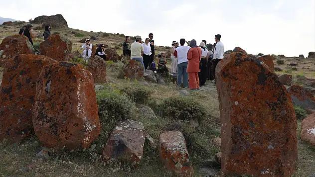 Genç araştırmacılar Ağrı Dağı eteklerinde konargöçer yaşamı sahada inceledi