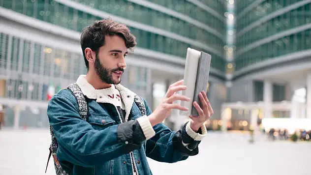 Gençler dijital dünyada hızlı ama siber tehditlere karşı savunmasız