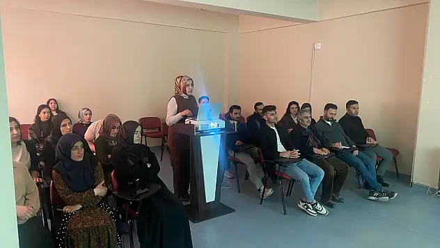 Gençlik ve Spor personeline aile içi iletişim eğitimi verildi