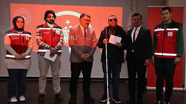 Görme Engelli Gazilere Teknolojik Destek! Akıllı Baston Projesi Başladı