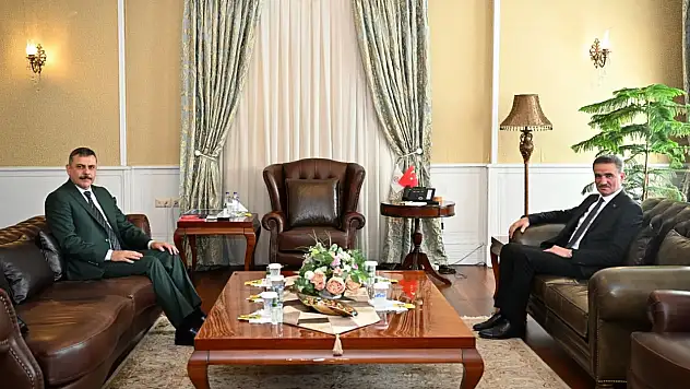 Gümüşhane ve Erzurum Valileri İş Birliği İçin Bir Araya Geldi