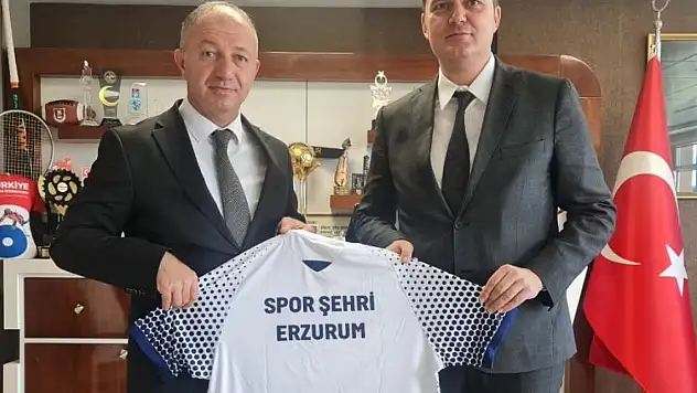 Günaydın'a 'Spor Şehri Erzurum' Forması