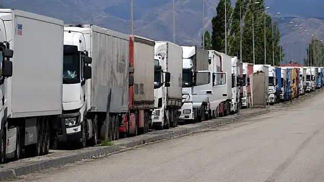 Gürbulak'tan geçen ticaret milyarları buldu