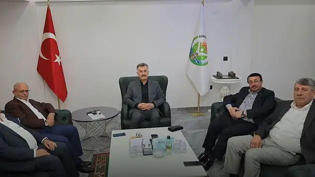 Güroymak Belediye Başkanı Eşref Mutlu'ya Aşiret Liderlerinden Ziyaret