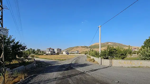 Güroymak'ta Yol Çalışmaları Hız Kesmeden Devam Ediyor