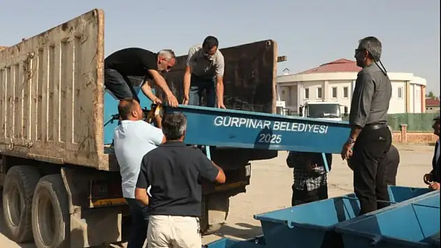 Gürpınar Belediyesi Çiftçilere Sıvat Nakilleriyle Destek Sağlıyor