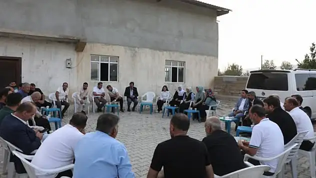 Gürpınar Belediyesi Eşbaşkanları Erkaldı Mahallesi Halk Buluşmasında Vatandaşlarla Bir Araya Geldi