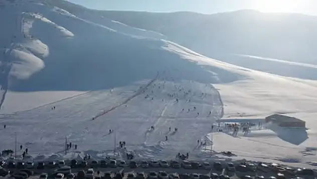 Güzeldağ Kayak Merkezi'nde Sezon Açıldı