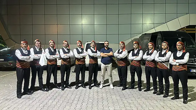 Halk oyunlarında birincilik Ağrı'nın