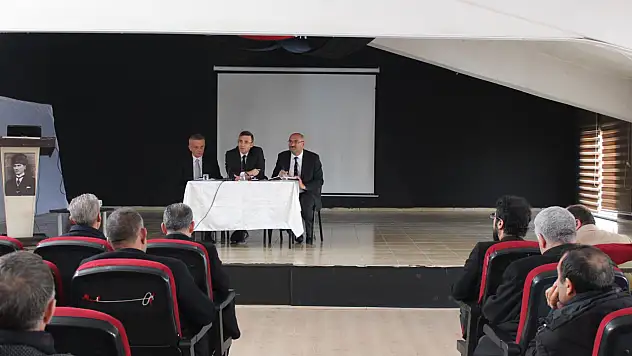 Hamur'da muhtarların sorun ve talepleri masaya yatırıldı