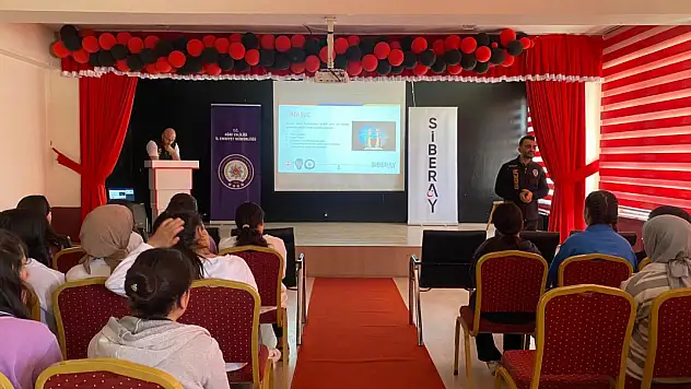 Hamur'da öğrenci ve öğretmenlere siber güvenlik semineri verildi