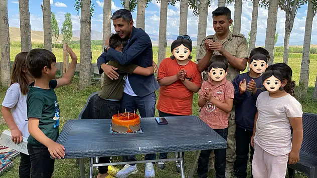 Hamur Kaymakamı Mahir'den örnek sosyal proje: 'Bir Gülümseme Her Şeye Değer'