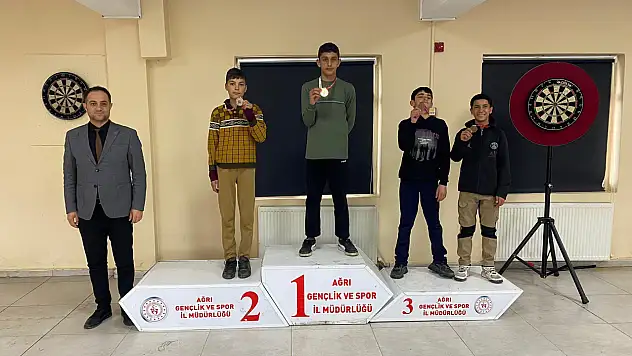 Hamur'un kurtuluş etkinliklerinde dart heyecanı yaşandı