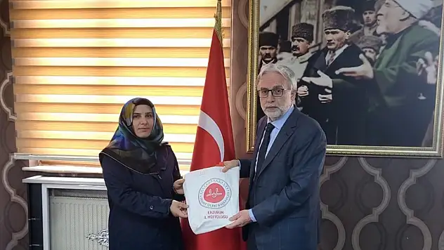 Hanımlar, Hafızlık ve Kur'an-ı Kerim Okuma Yarışmasında Hünerlerini Sergiledi