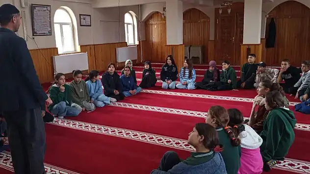 Hasköy'de ÇEDES Kapsamında Öğrencilerin Cami Ziyareti Gerçekleştirildi