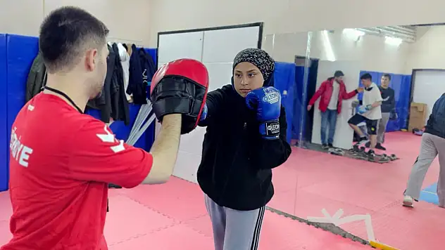 Hasköy'de ringe çıkan tek kızın en büyük gücü babası