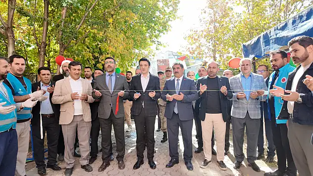 Horasan'da Filistin ve Gazze İçin Anlamlı Yardım Kermesi Düzenlendi