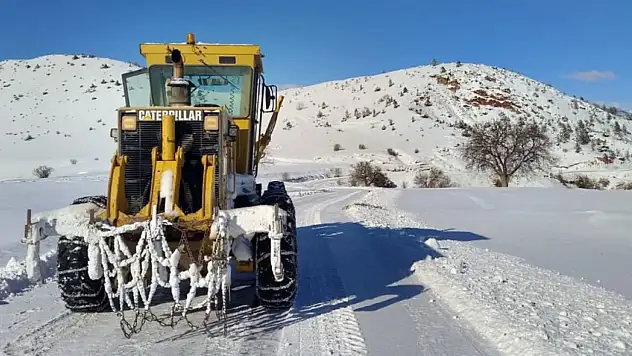 Hoşköy Mahallesi'nde Kar Temizleme ve Yol Açma Çalışmaları Sürüyor
