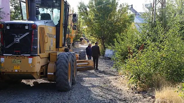 Hürriyet Mahallesi'nde Yol Çalışmaları Hızla Devam Ediyor