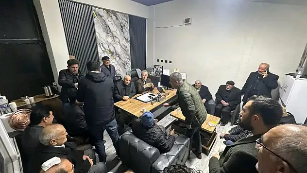 İftar Sonrası Ortalık Karıştı! Eleşkirt'te Yol Verme Tartışması Kavgaya Dönüştü