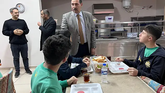 Iğdır Anadolu Lisesi Pansiyonuna Ziyaret: Öğrencilerle Kahvaltı, 12. Sınıflarla Motivasyon Buluşması