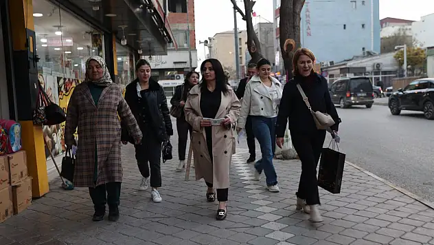 Iğdır Belediyesi'nden 25 Kasım Farkındalık Çalışması: Kadına Yönelik Şiddete Karşı Broşür Dağıtıldı