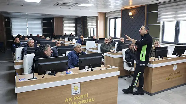 Iğdır Belediyesi Şoförlerine Trafik Eğitimi Verildi