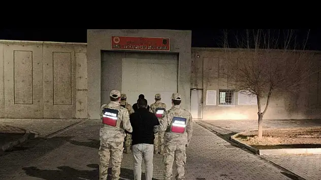 Iğdır'da 15 düzensiz göçmen yakalandı
