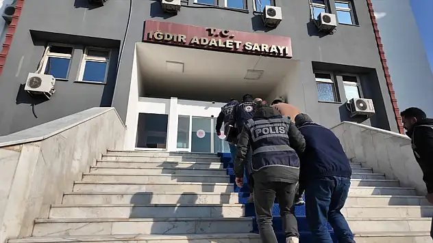 Iğdır'da 2 insan kaçakçısı yakalandı