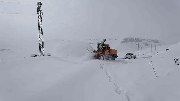 Iğdır'da 4 gündür süren kar esareti sona erdi