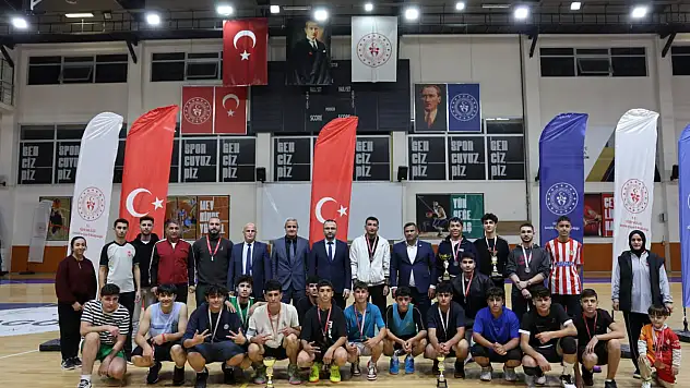 Iğdır'da Cumhuriyetin 102. Yılı Basketbol Turnuvasında Coşkulu Final