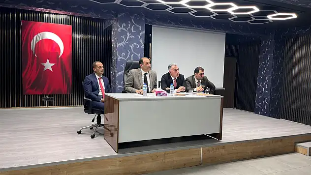 Iğdır'da Eğitim Kurumları Müdürleri Toplantısı Gerçekleştirildi