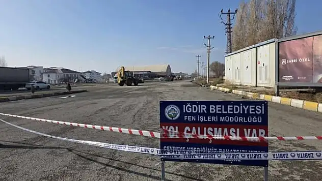 Iğdır'da Okullar Bölgesinde Asfalt Çalışmaları Aralıksız Sürüyor