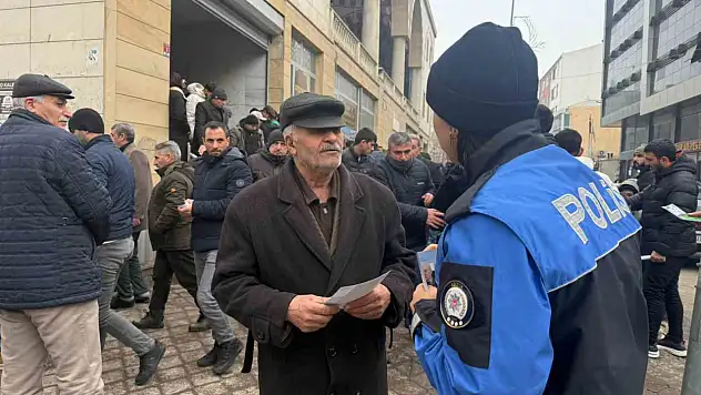 Iğdır'da polis vatandaşları tek tek bilgilendirdi