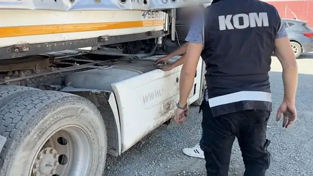 Iğdır'da polisin takibi 9 ton kaçak akaryakıtı ortaya çıkardı