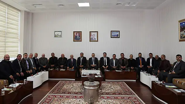 Iğdır'daki Muhtarlardan Rektör Gürel'e Hayırlı Olsun Ziyareti