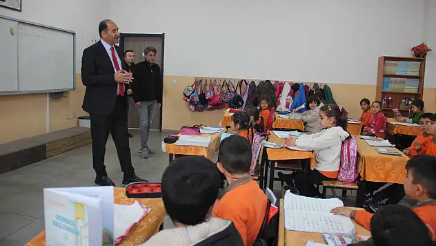 Iğdır İl Millî Eğitim Müdürü Aziz Gün'den Okul Ziyareti