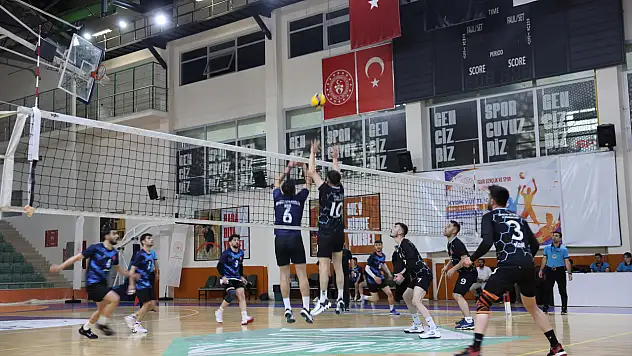 Iğdır KYK, YURTLİG Voleybol Turnuvası'nda şampiyon oldu!