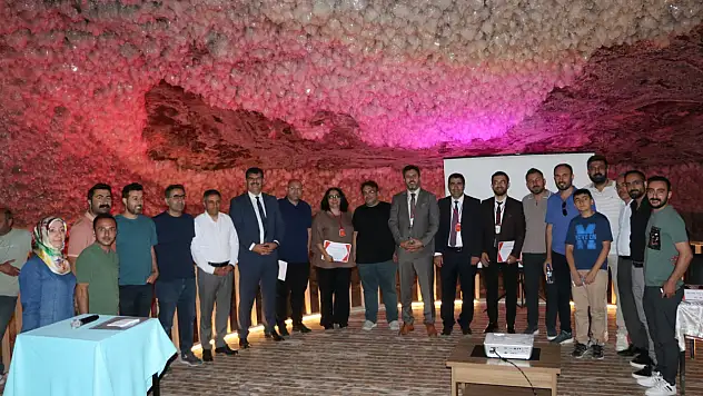Iğdır Üniversitesi'nde Bilim Kafe Etkinliği Tuz Terapi Merkezi'nde Gerçekleştirildi