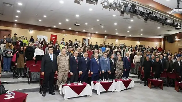 Iğdır Üniversitesi'nde 'Bölgesel Aktörlerin Gücüyle Toplumsal Barış ve Terörsüz Gelecek Vizyonu' Paneli Düzenlendi