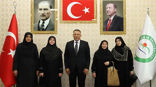 Iğdır Üniversitesi Rektörüne Zehra Ana Derneği'nden Ziyaret