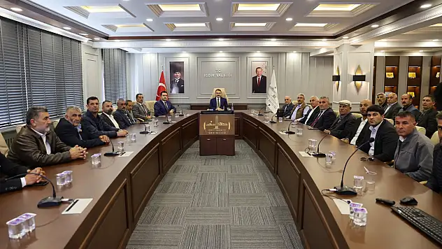 Iğdır Valisi Ercan Turan Muhtarlarla Bir Araya Geldi