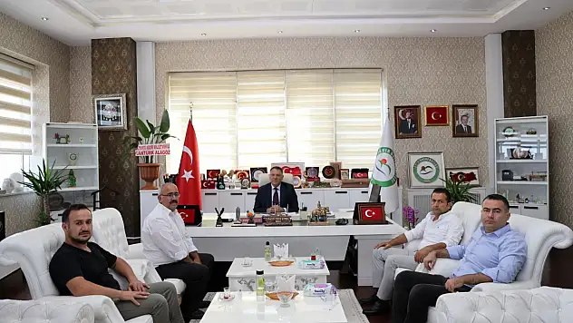 Iğdır Veteriner Hekimler Odası'ndan Iğdır Üniversitesi Rektörü Prof. Dr. Ekrem Gürel'e Ziyaret