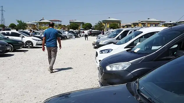 İkinci el araç pazarı durgun! Soruyorlar ama alan yok