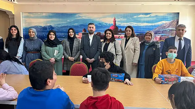 İl Başkanı Yıldız'dan özel çocuklarla anlamlı buluşma